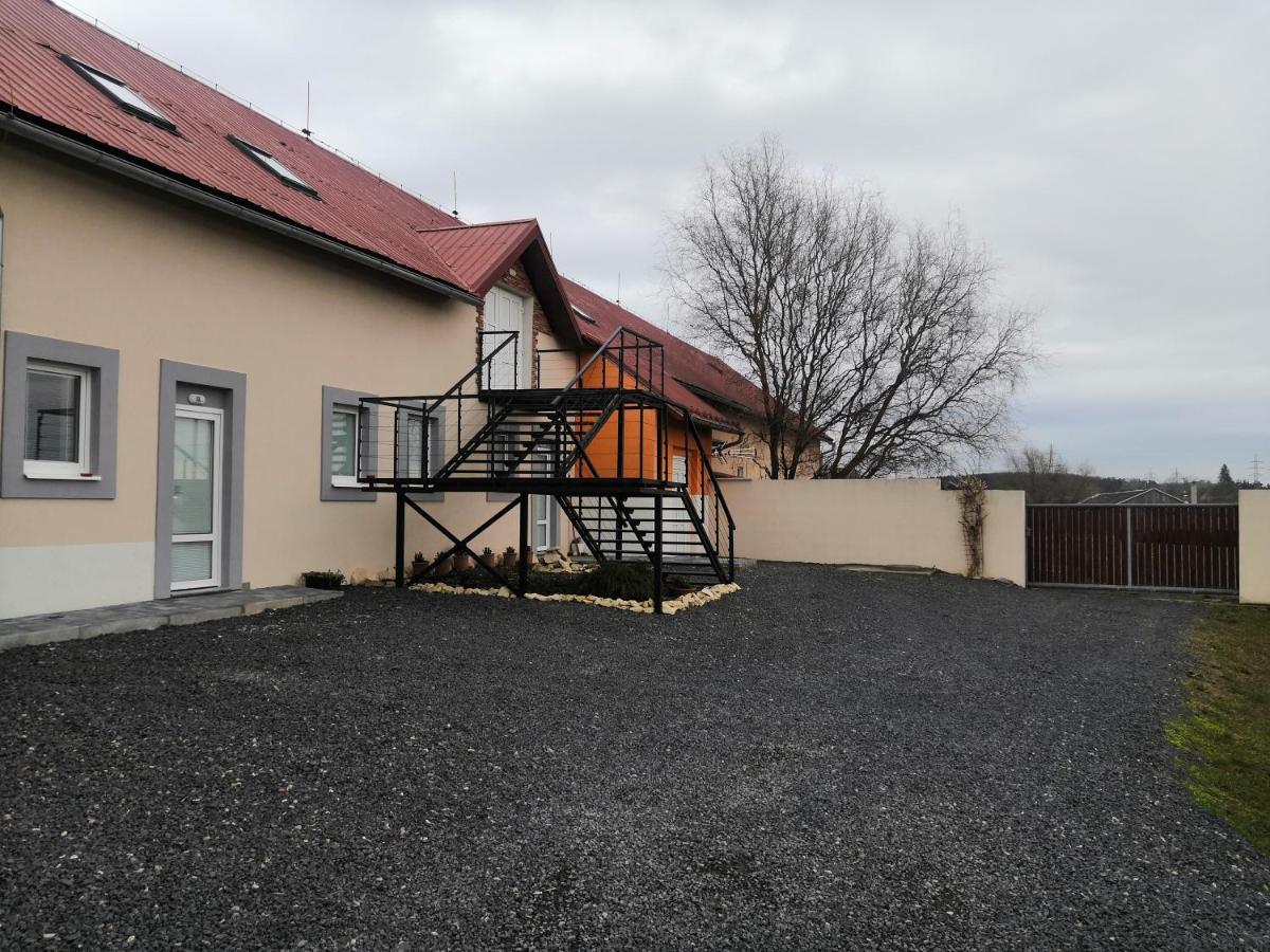 Vehlovice Apartments Melnik Exterior photo